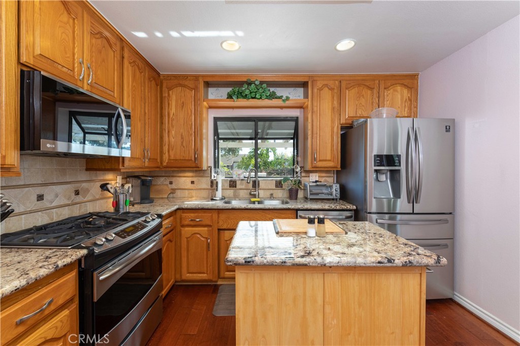 19271 Harding Lane Property Photo 13