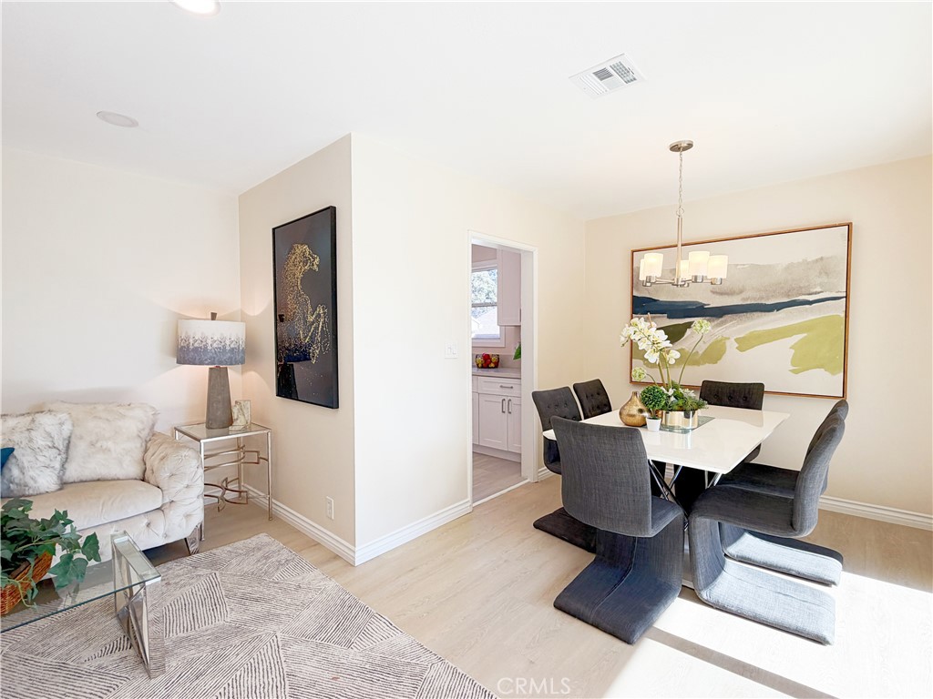 533 Geneva Property Photo 8
