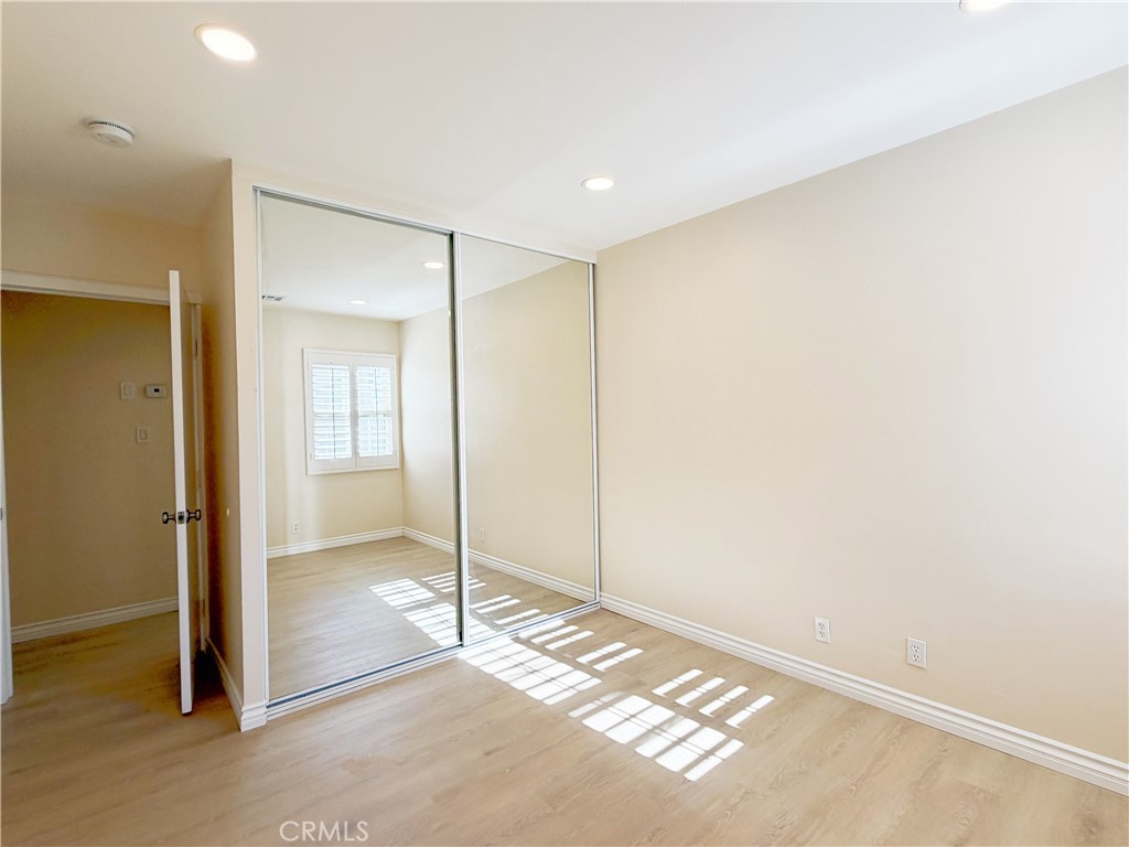 533 Geneva Property Photo 20