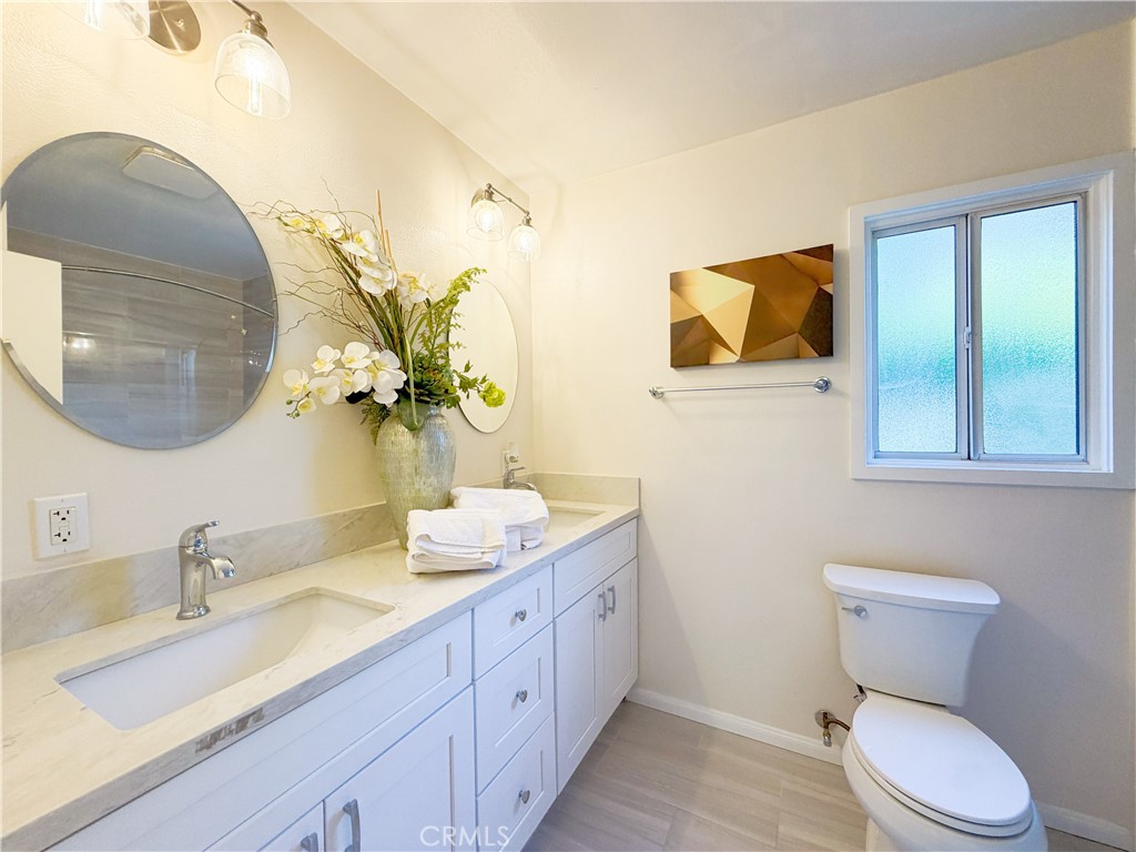 533 Geneva Property Photo 22