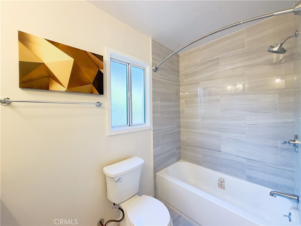533 Geneva Property Photo 23
