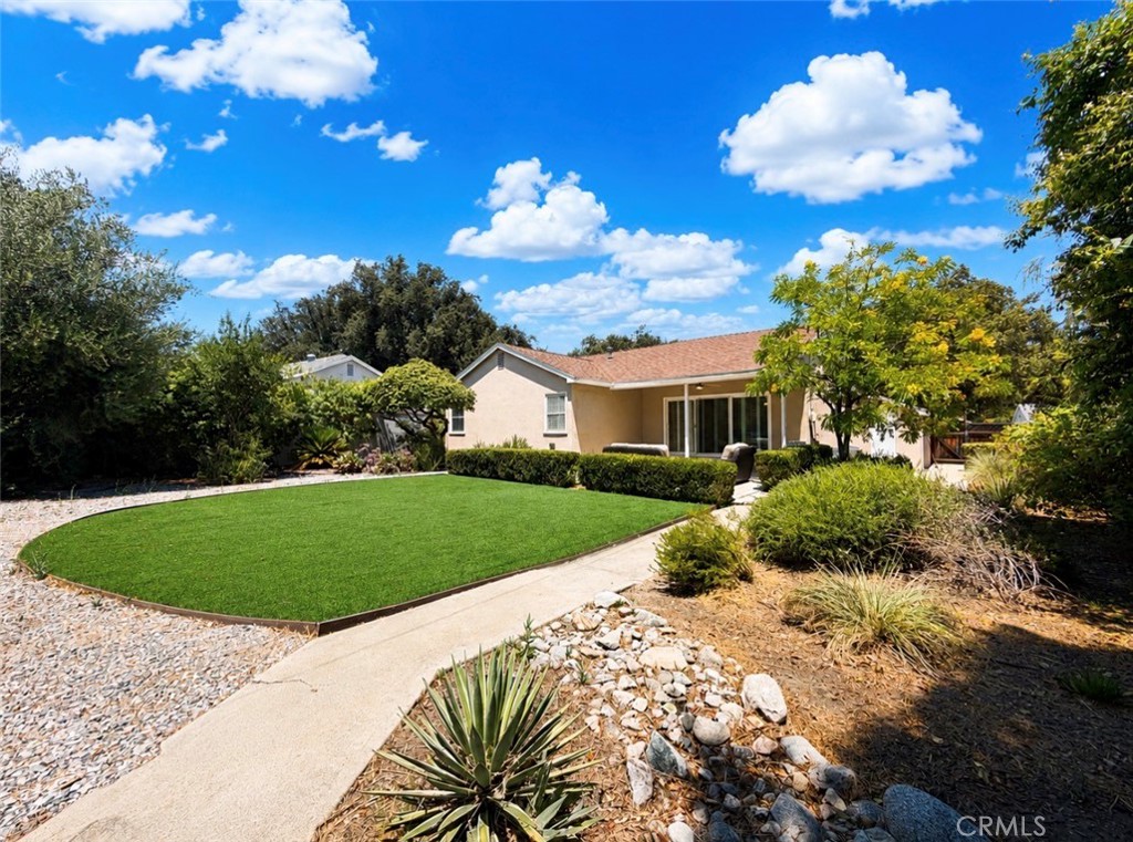 533 Geneva Property Photo 27