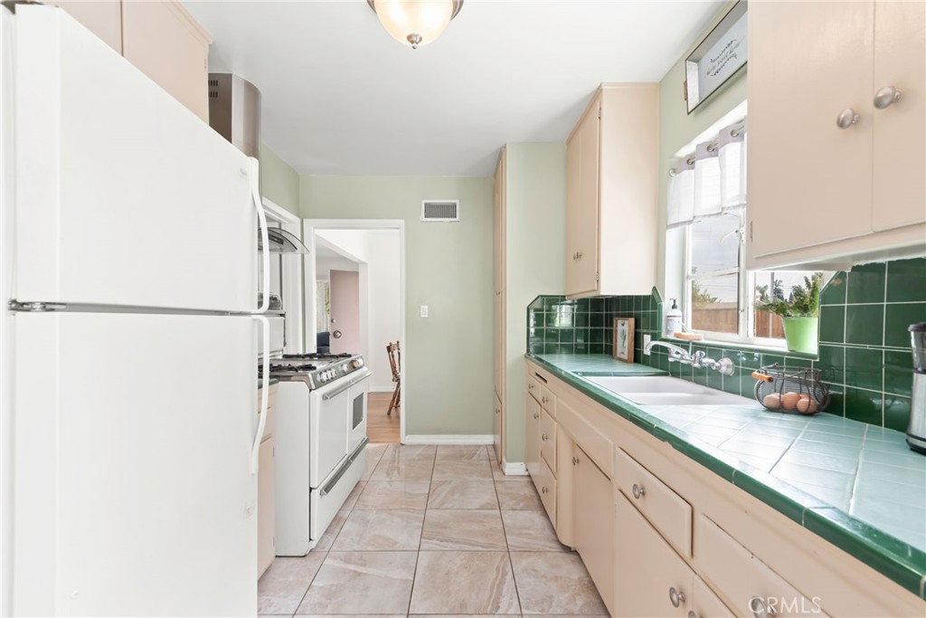 2507 Lincoln Avenue Property Photo 15