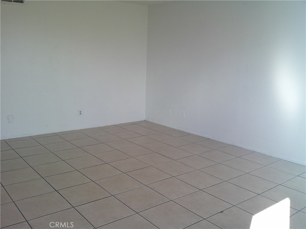 13797 La Mesa Dr C Property Photo 3