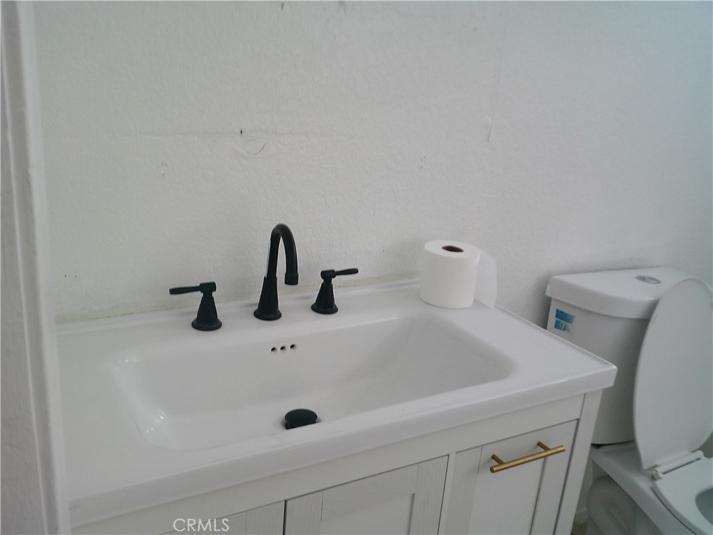 13797 La Mesa Dr C Property Photo 8