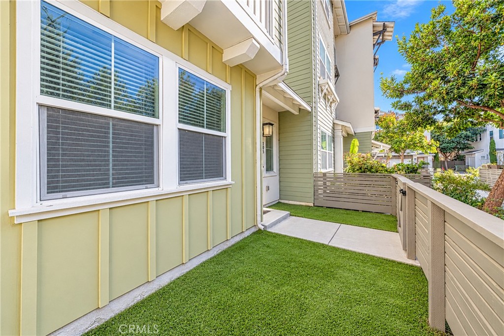5690 Surfrider Way 105 Property Photo 17