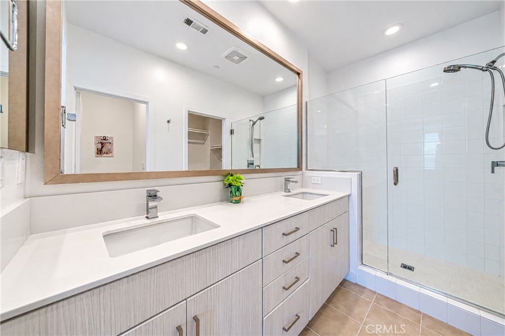 5690 Surfrider Way 105 Property Photo 20