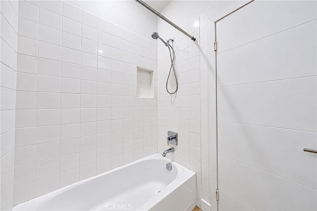 5690 Surfrider Way 105 Property Photo 27
