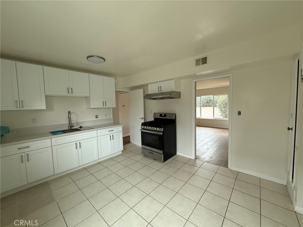 5719 Noel Drive B Property Photo 5