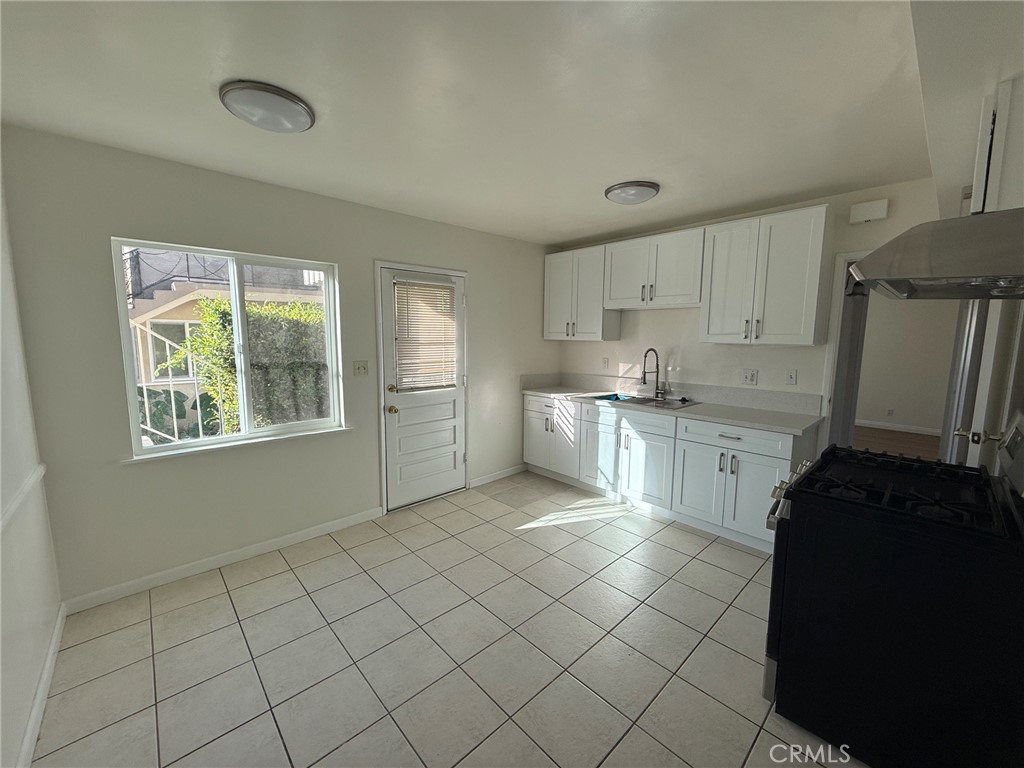 5719 Noel Drive B Property Photo 6