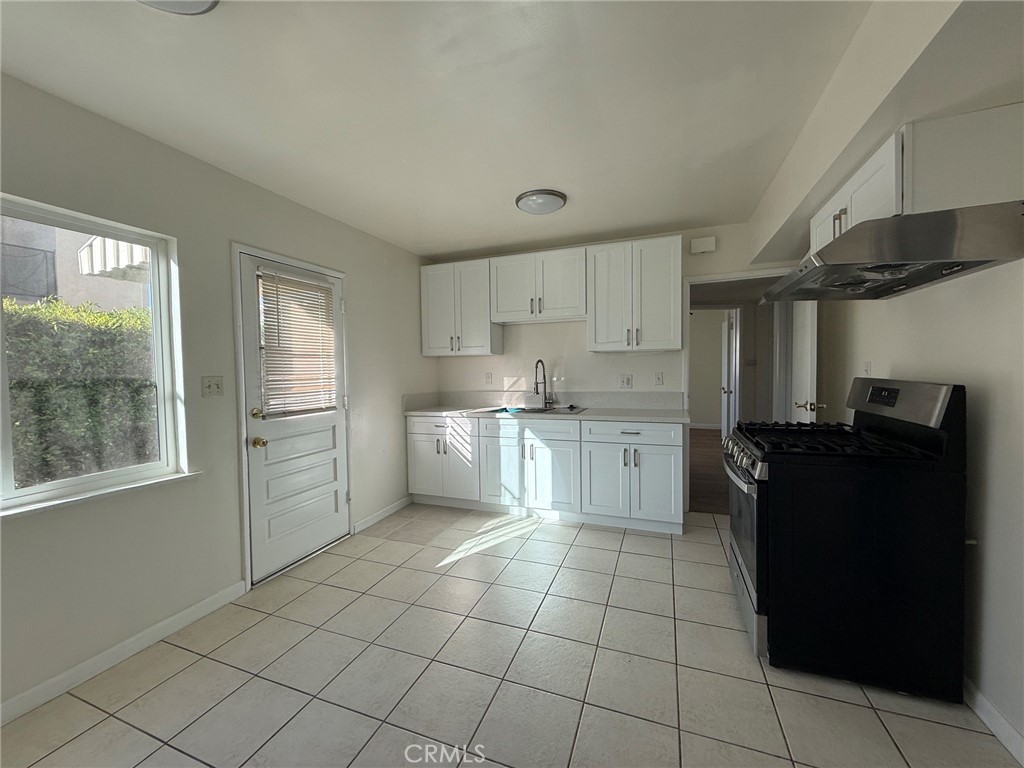 5719 Noel Drive B Property Photo 7