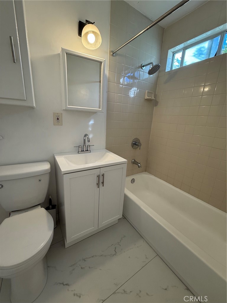5719 Noel Drive B Property Photo 10