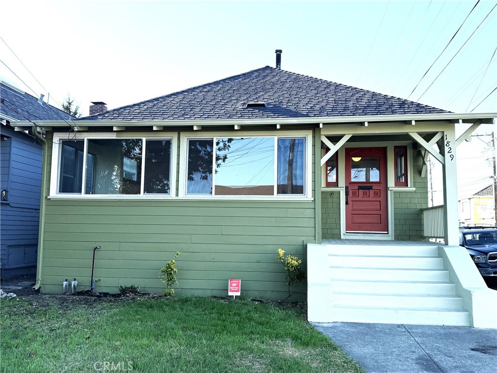 1829 Everett Street Property Photo 1