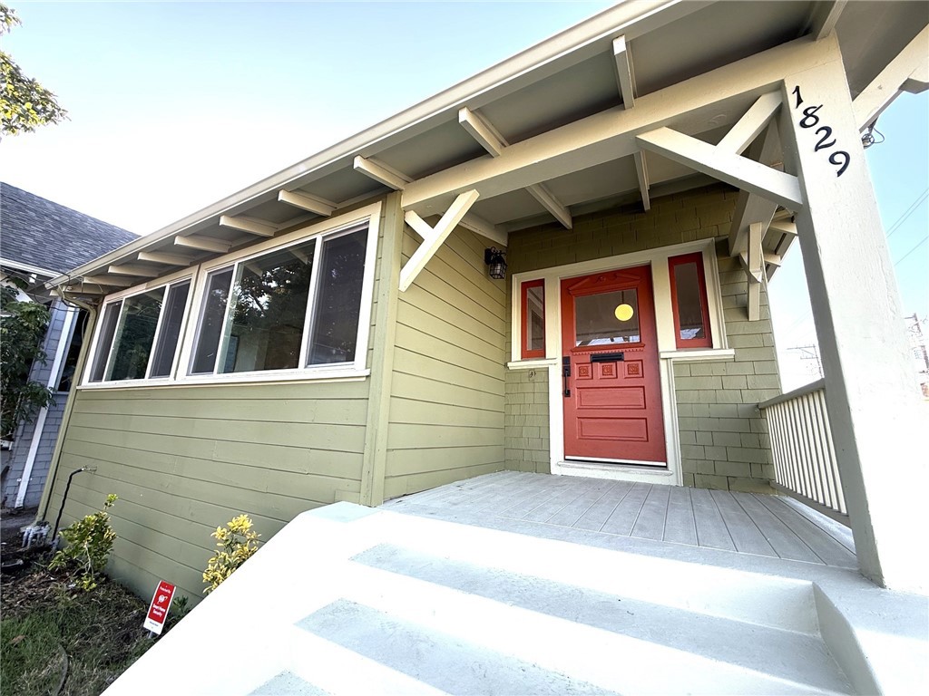 1829 Everett Street Property Photo 2