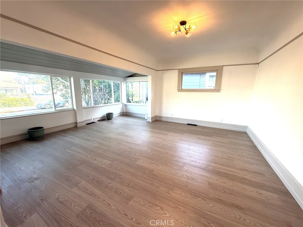 1829 Everett Street Property Photo 6