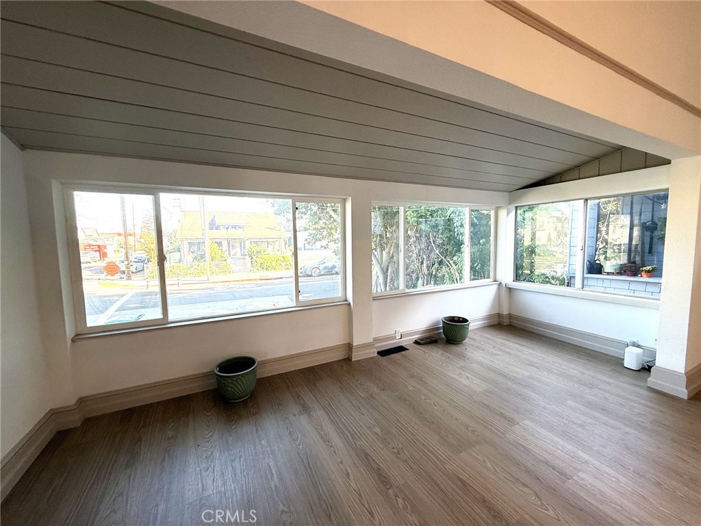 1829 Everett Street Property Photo 8