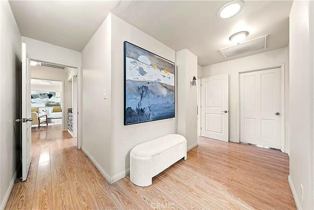 50 W Woodruff Avenue Property Photo 19