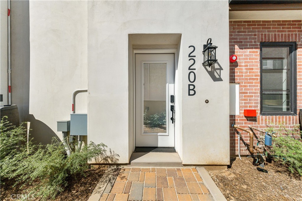 220 W Mission B Property Photo 1