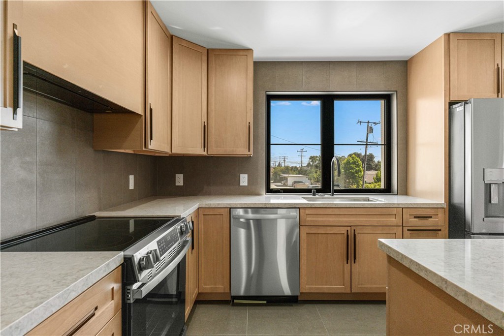 220 W Mission C Property Photo 9