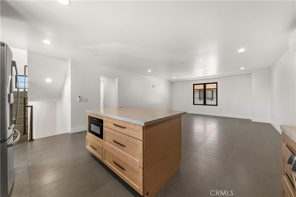 220 W Mission C Property Photo 12