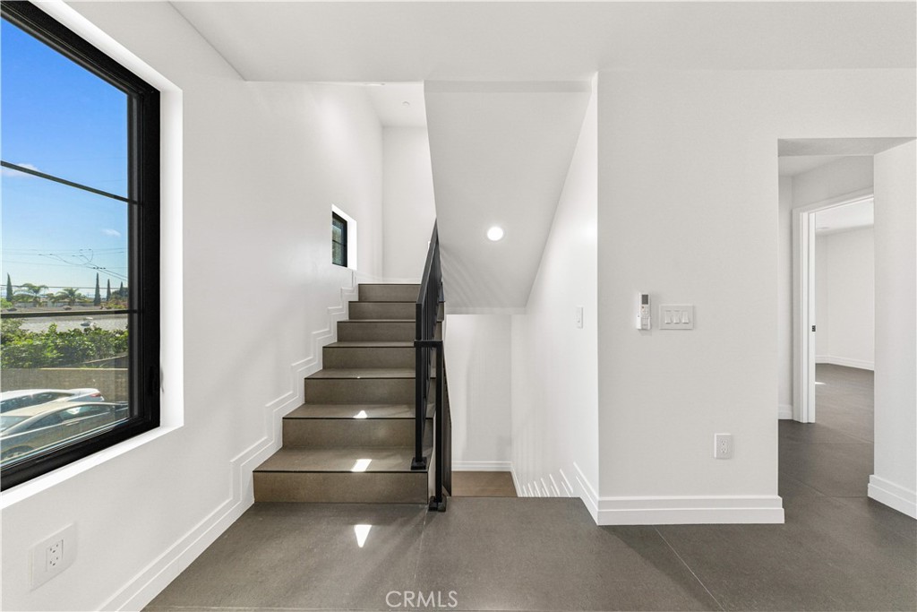 220 W Mission C Property Photo 16
