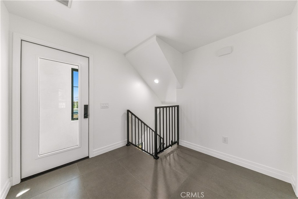 220 W Mission C Property Photo 17
