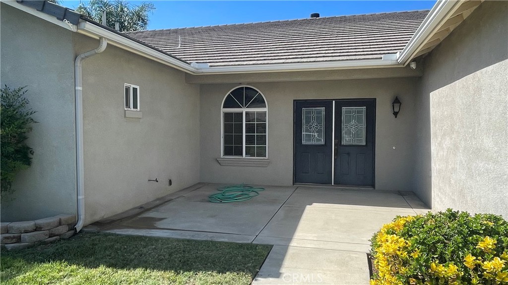 253 W County Line Property Photo 2