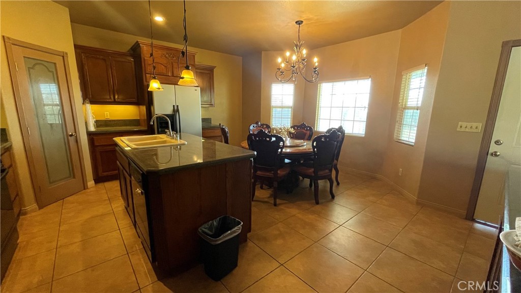 253 W County Line Property Photo 4