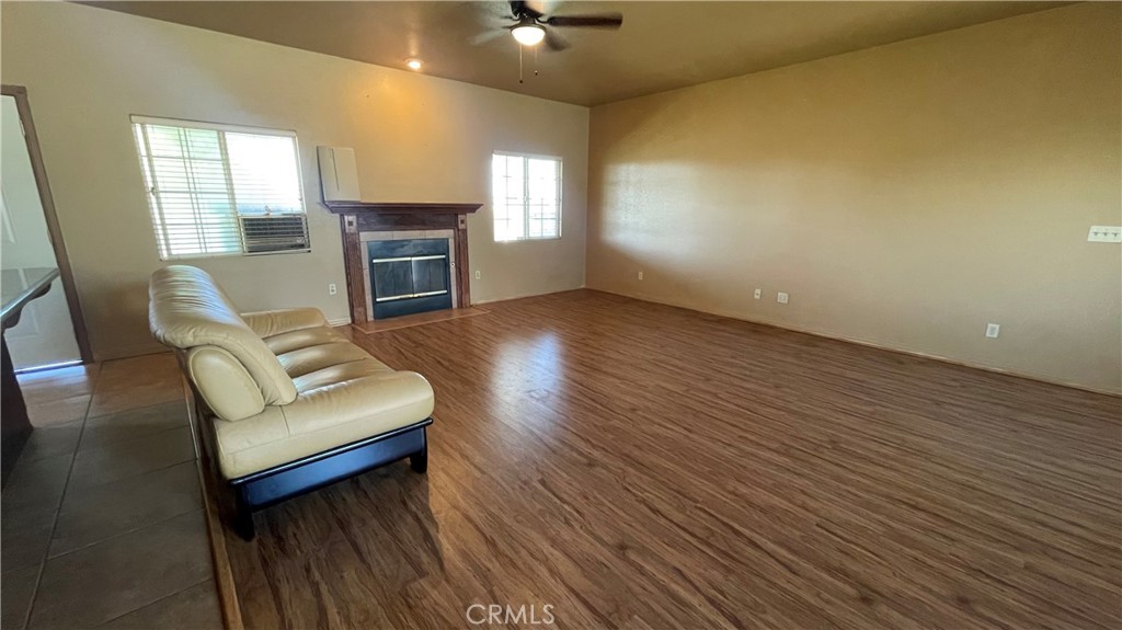 253 W County Line Property Photo 7