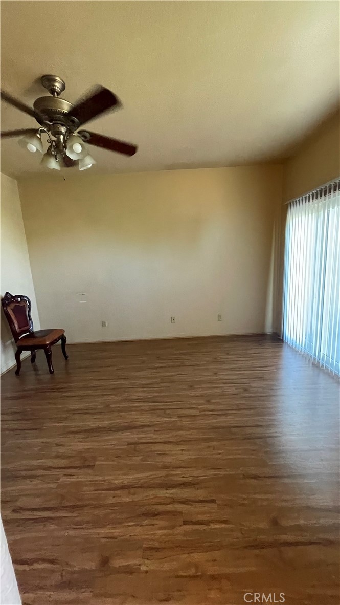 253 W County Line Property Photo 11