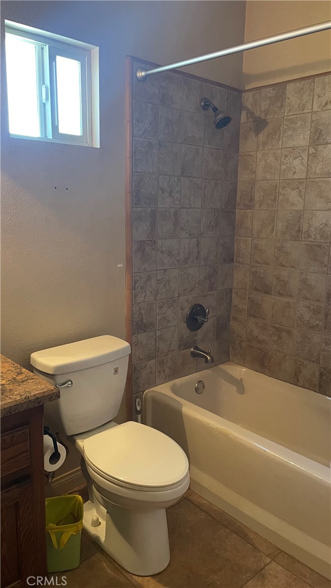 253 W County Line Property Photo 14