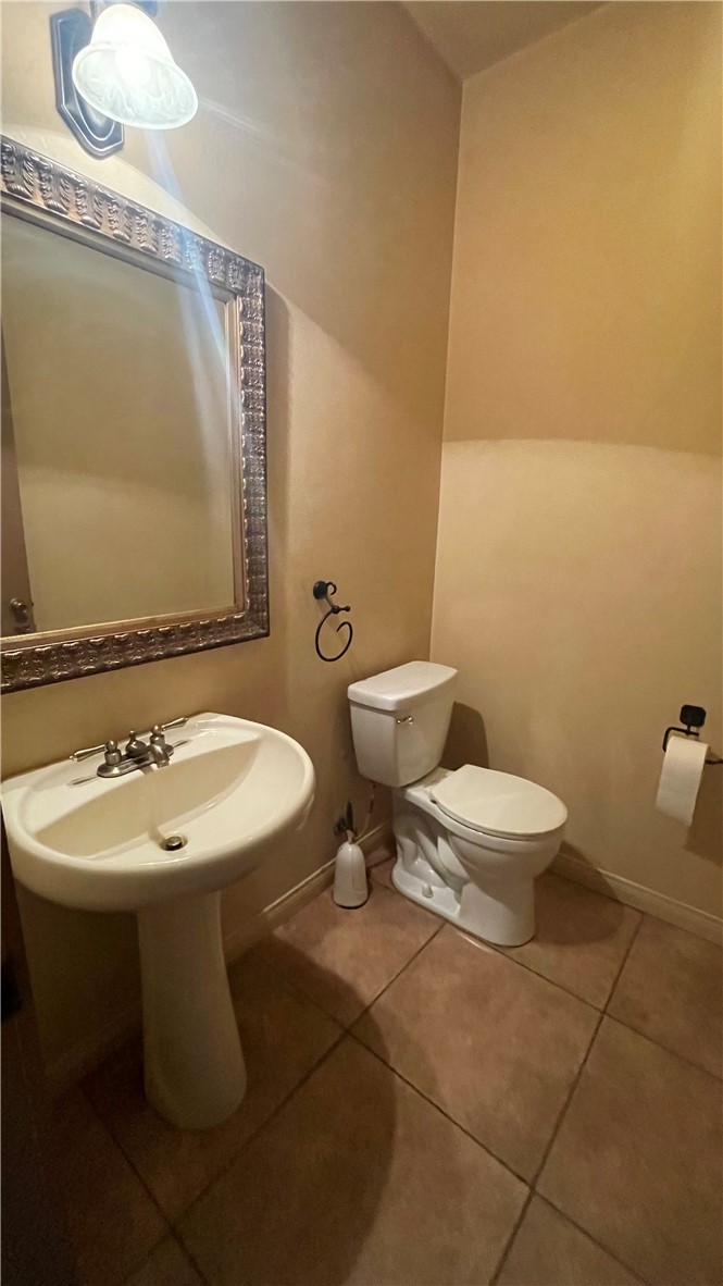 253 W County Line Property Photo 15