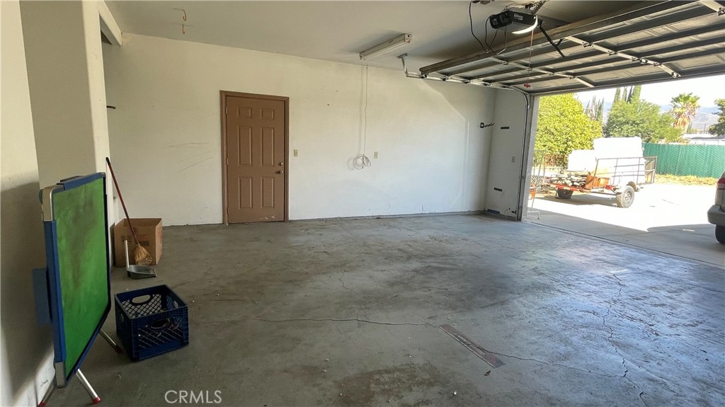 253 W County Line Property Photo 17