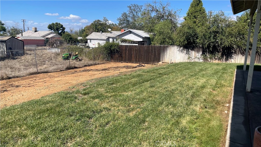 253 W County Line Property Photo 20