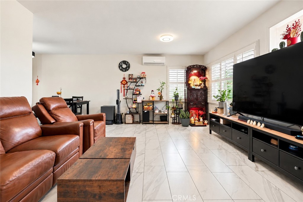 620 W Gaillard Property Photo 5