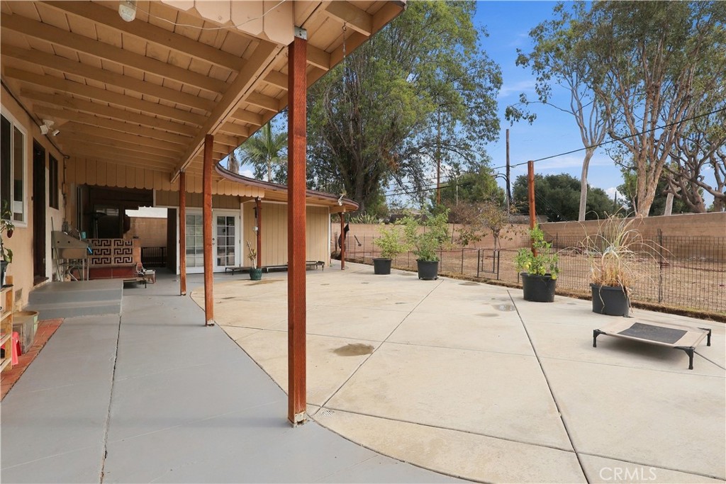 620 W Gaillard Property Photo 17