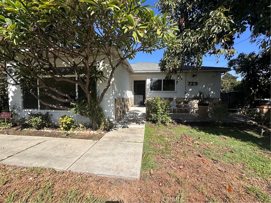 725 Longden Drive Property Photo 1