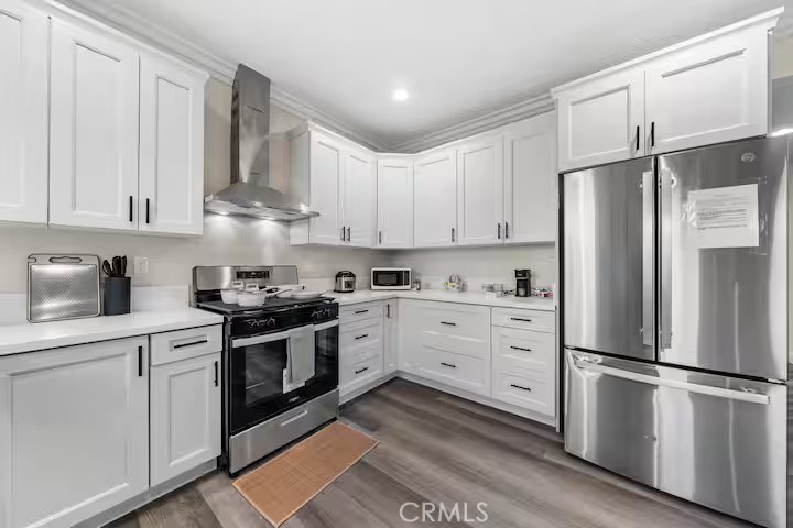 569 Lincoln Avenue 8 Property Photo 15
