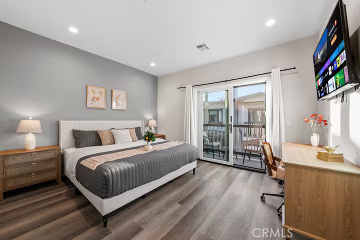 569 Lincoln Avenue 8 Property Photo 18