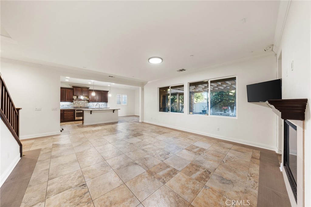 13925 Barnett Property Photo 17