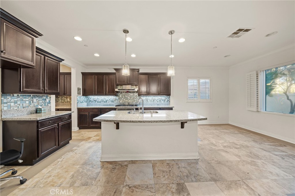 13925 Barnett Property Photo 19