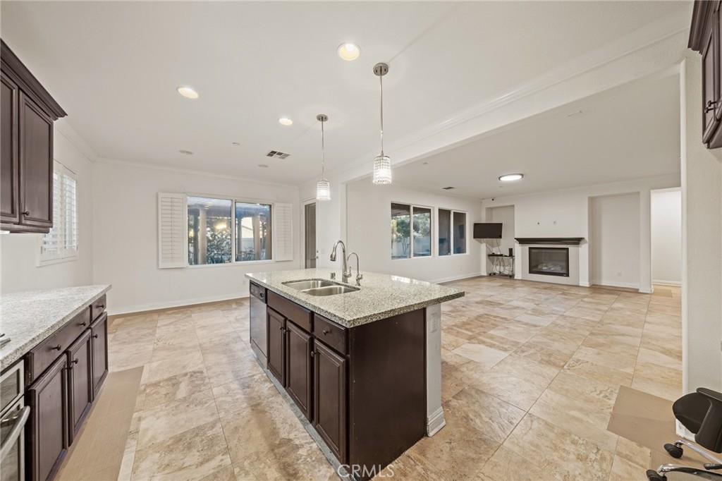 13925 Barnett Property Photo 22