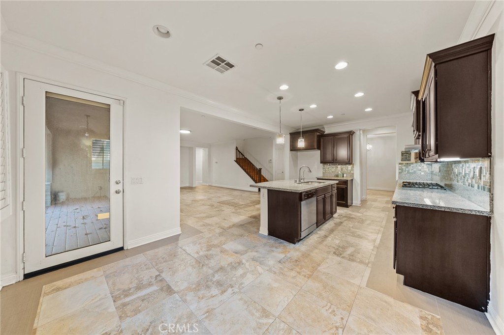13925 Barnett Property Photo 24