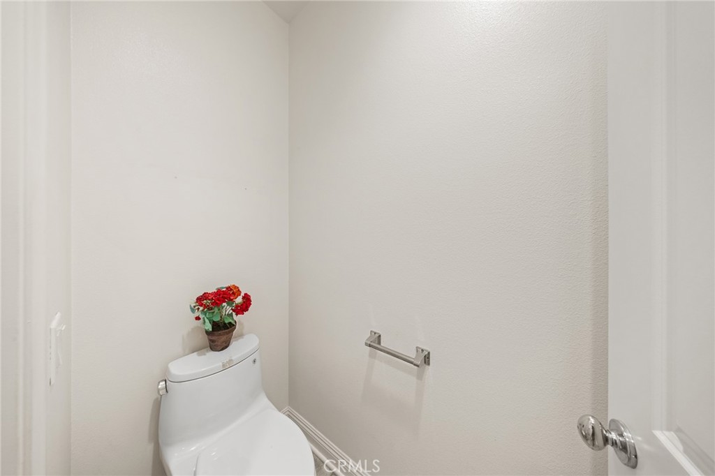13925 Barnett Property Photo 32