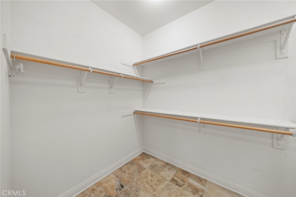 13925 Barnett Property Photo 33