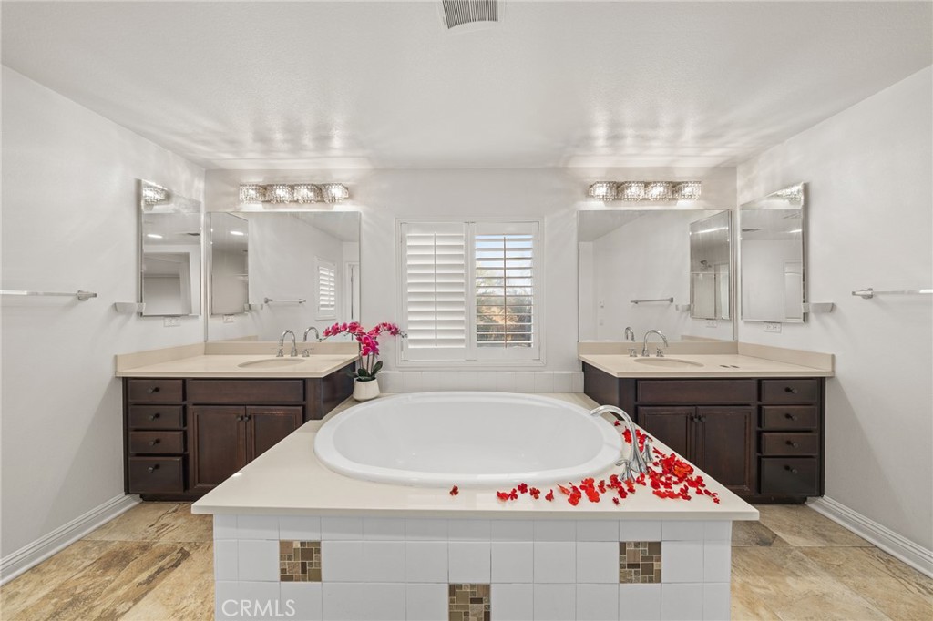 13925 Barnett Property Photo 52