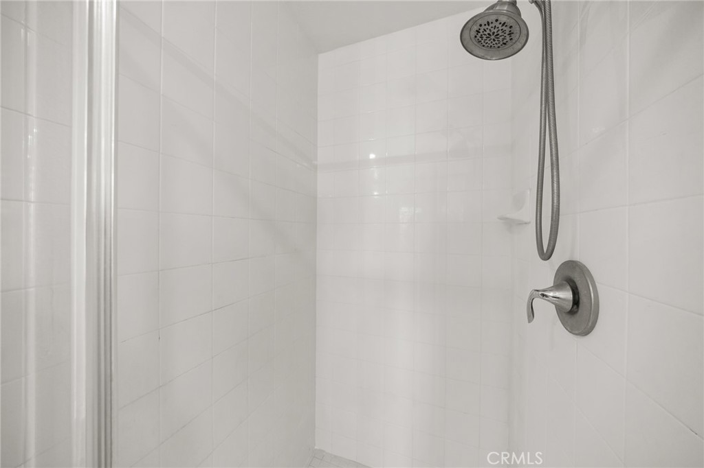 13925 Barnett Property Photo 53
