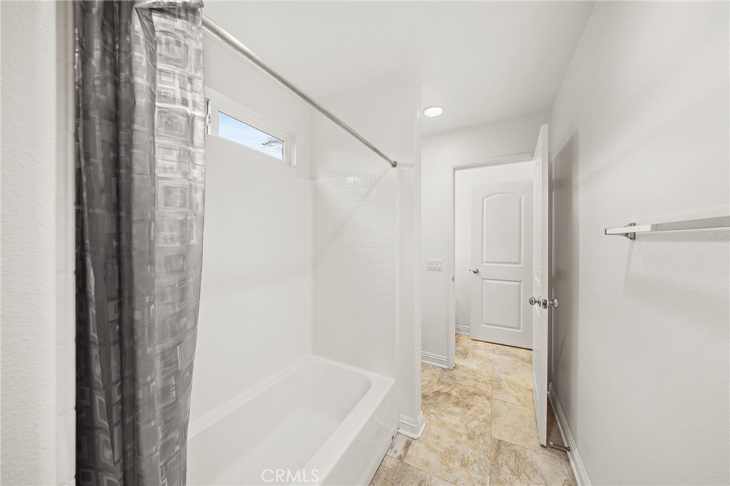 13925 Barnett Property Photo 63
