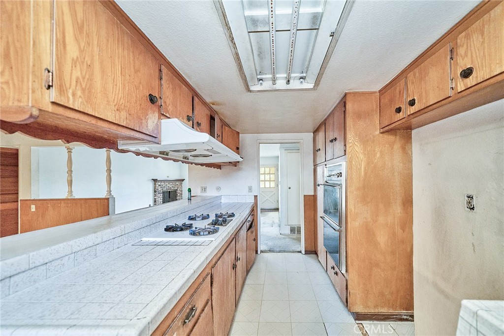1000 Edith Property Photo 16