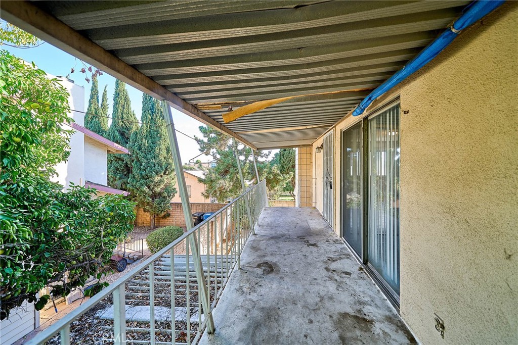 1000 Edith Property Photo 32